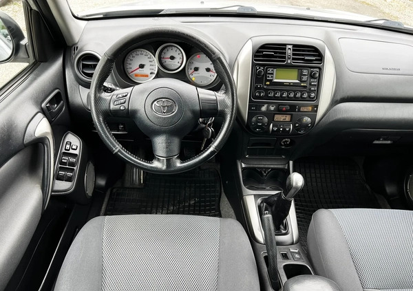 Toyota RAV4 cena 27900 przebieg: 199000, rok produkcji 2005 z Łask małe 301